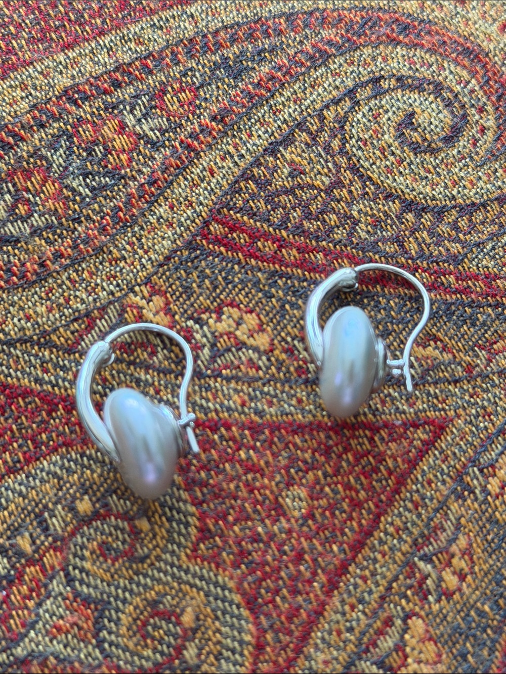 Exquisite delicate sterling silver pierced pearl earrings - Picture 4 of 11